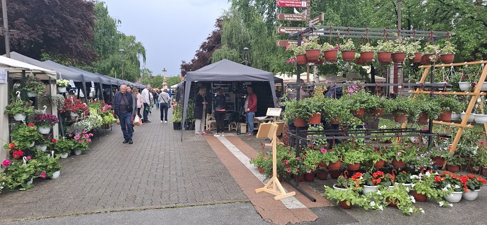 Počeo Sajam cveća i meda u Vršcu, traje do 27. aprila