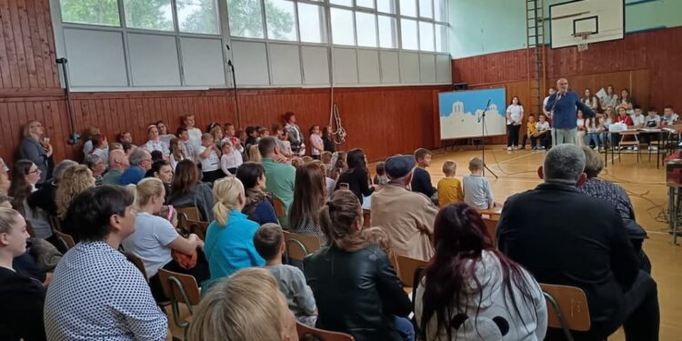 Hajdučica: Svečano obeležen dan škole