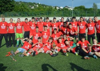 Omladinci OFK Vršca podigli pehar i plasirali se u Omladinsku ligu Srbije