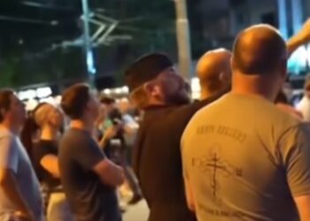Pope Vlado, ima li za tebe išta sveto?