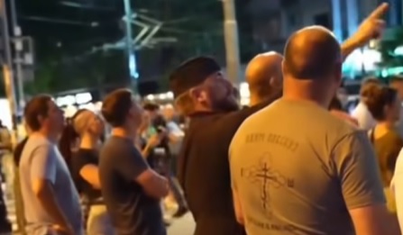 Pope Vlado, ima li za tebe išta sveto?