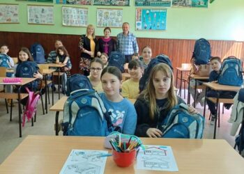 Vlada Rumunije obradovala đake u OŠ Mladost: Poklon za učenike koji uče rumunski jezik