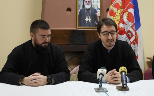 Javna tužba protiv sveštenih lica Vladimira Simeunovića i Ognjena Veljančića