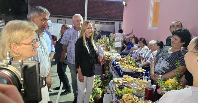 Gradonačelnica svečano otvorila „Dane Kuštilja“: Pesma, igra i radost zajedništva