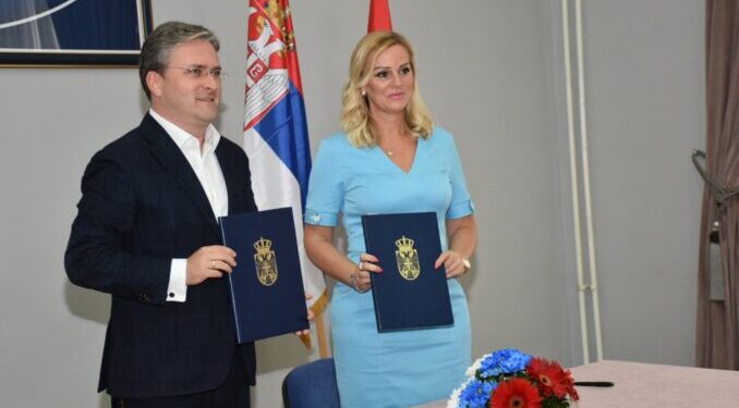 Opština Bela Crkva i Ministarstvo kulture potpisali ugovor za obnovu sale Centra za kulturu (VIDEO)