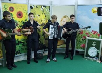 Vršački tamburaški orkestar „Zlatna nota“ izveo pesmu o Manastiru Mesić