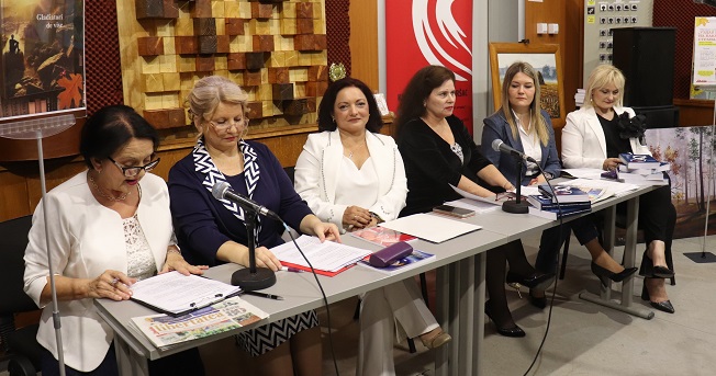 Uspešno održan prvi Međunarodni festival književnosti „Stihovi koji nas spajaju“