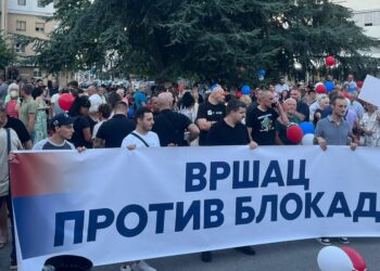 Građani Vršca, Alibunara, Plandišta i Bele Crkve okupili se protiv blokada