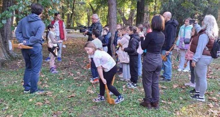 Gorančići tablama sa imenima obeležili drveće u Gradskom parku