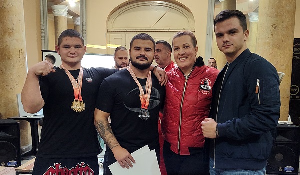 Vršačkom Rasputin timu 4 medalje na Internacionalnom takmičenju u powerliftingu