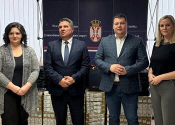 Južnobanatski okrug opštinama Alibunar, Plandište i Bela Crkva uručio 60 laptopova
