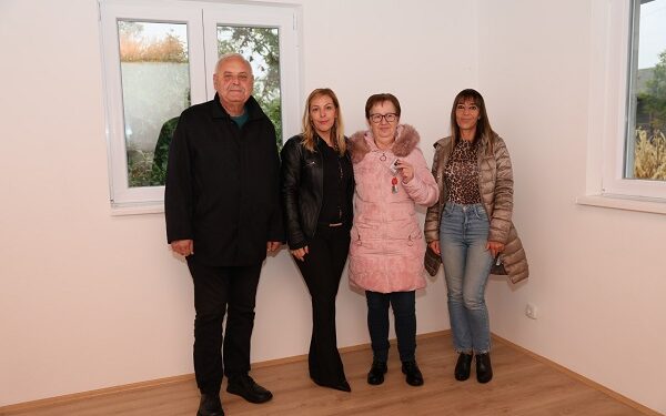 Još jedna izbeglička porodica dobila dom u Vlajkovcu