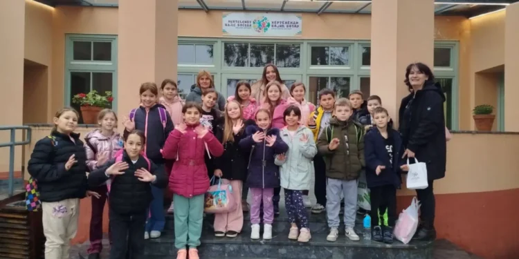 Velika Greda: Nagrađeni učenici u poseti kreativnom centru