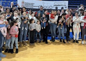 Nacionalna inicijativa „Karavan roditeljstva – Porodica u srcu“ održana u Vršcu