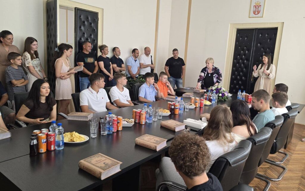 Priznanja i darovi za najbolje učenike generacije