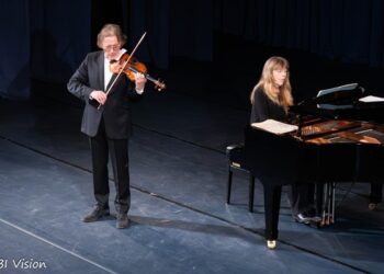 Maestro Jovan Kolundžija održao koncert u KC Vršac