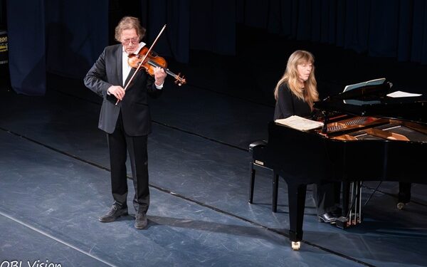 Maestro Jovan Kolundžija održao koncert u KC Vršac