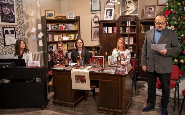 Narodno pozorište „Sterija“ objavilo monografiju u čast 80 godina postojanja