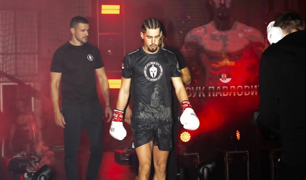 Prva profesionalna pobeda Vuka Pavlovića na Gala kikboks reviji „Kup Nacija“
