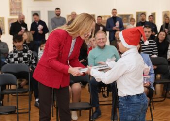 Grad Vršac i privrednici darovali mališane bez roditeljskog staranja