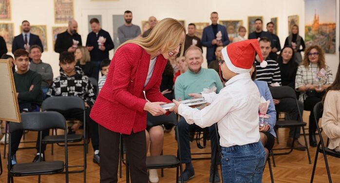 Grad Vršac i privrednici darovali mališane bez roditeljskog staranja