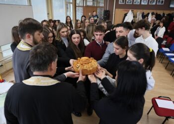 U Gimnaziji „Borislav Petrov Braca“ u Vršcu danas svečano obeležena školska slava – Sveti Sava