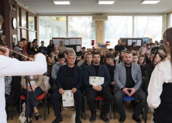 U Gimnaziji „Borislav Petrov Braca“ u Vršcu svečano obeležen Dan kulture Rumuna