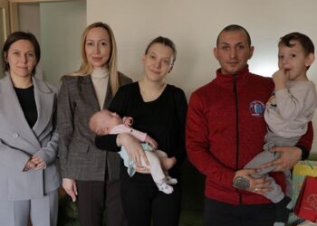 Gradonačelnica Vršca posetila porodicu prve bebe rođene u 2026. godini