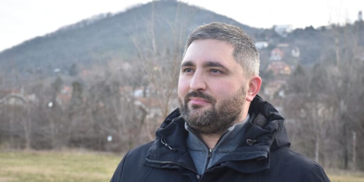 Vršac dobio novi drvored: Posađeno 25 školovanih sadnica sibirskog bresta
