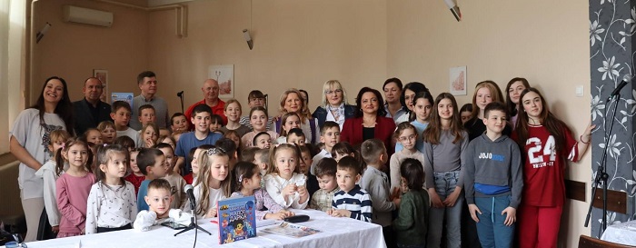 Promocija romana za decu „Avanture malog Darka“, autorke Marijane Stratulat, u Plandištu