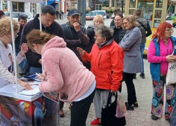 Velika podrška naroda: Aktivisti SNS i danas na terenu u Vršcu