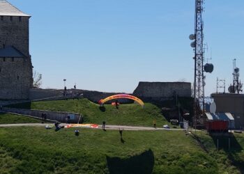 „Vršac Open“ na Vršačkoj kuli: Održano međunarodno takmičenje u paraglajdingu