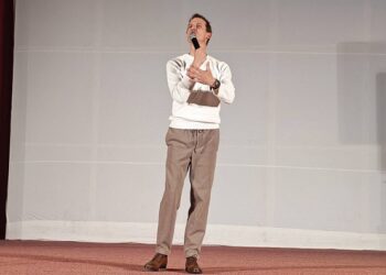 Humanitarno veče stand up komedije za Džileta