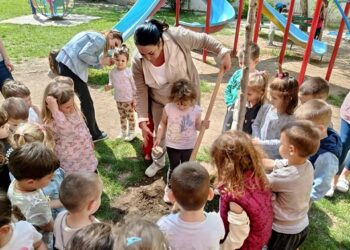 Zajednička akcija Predškolske ustanove „Čarolija“ i JKP „Drugi oktobar“ Vršac