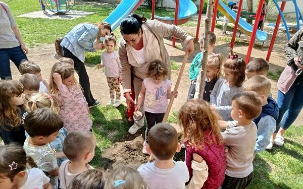 Zajednička akcija Predškolske ustanove „Čarolija“ i JKP „Drugi oktobar“ Vršac