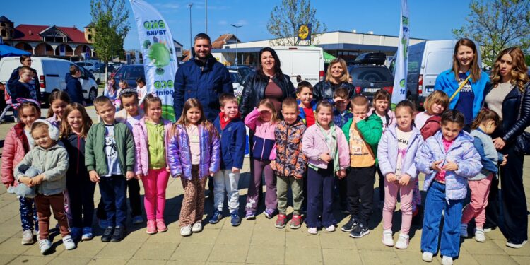 Održana još jedna uspešna akcija „Smanji otpad – doniraj odeću“