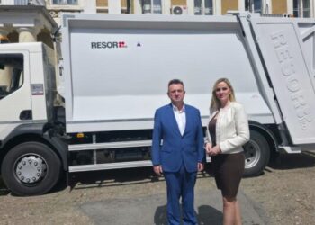 Još jedan kamion smećar Beloj Crkvi od Ministarstva zaštite životne sredine (VIDEO)