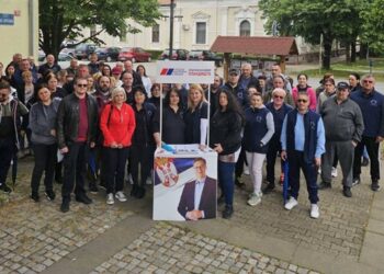 Direktan razgovor sa građanima: Aktivisti SNS danas u centru Plandišta