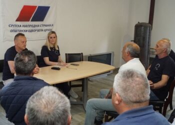 Funkcioneri SNS Bela Crkva razgovarali sa meštanima Grebenca