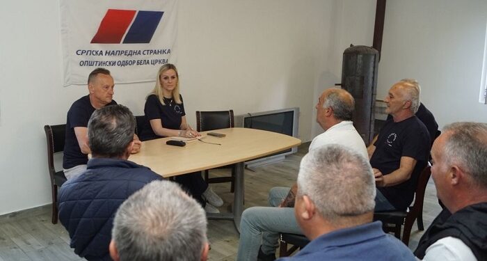 Funkcioneri SNS Bela Crkva razgovarali sa meštanima Grebenca