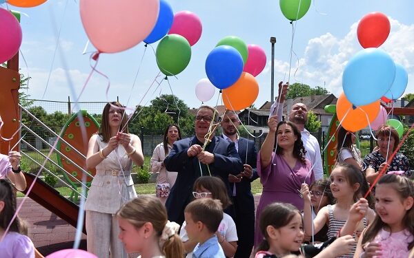 Bratić: Novi vrtić „Poletarac“ u Banatskom Karlovcu korak ka sigurnijoj budućnosti naše dece