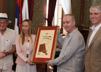 U Vršcu 32. književna nagrada „Vasko Popa“ svečano uručena pesniku Zoranu Ćiriću