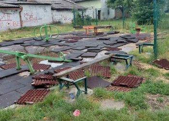 Građani javljaju: Demolirano i dečje igralište na Margitskom, apel za veću kontrolu i odgovornost