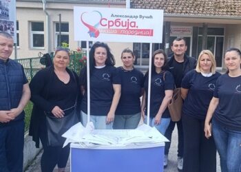 Štand SNS u Kusiću: Direktan razgovor sa građanima o potrebama lokalne zajednice