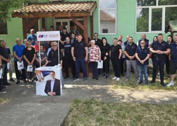 Aktivisti SNS razgovarali sa građanima u Kupiniku i Plandištu