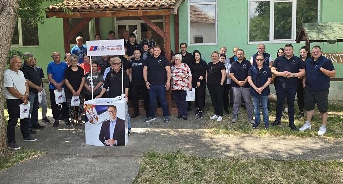 Aktivisti SNS razgovarali sa građanima u Kupiniku i Plandištu