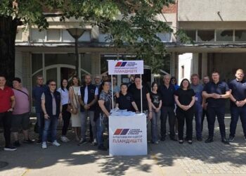 Aktivisti Srpske napredne stranke razgovarali sa građanima u Markovićevu i Plandištu