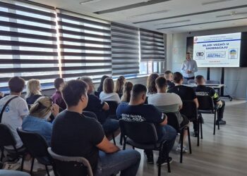 U Domu omladine održano predavanje „Mladi vozači u saobraćaju“