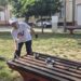 Aktivisti SNS Bela Crkva uredili dečje igralište u ulici Vuka Karadžića