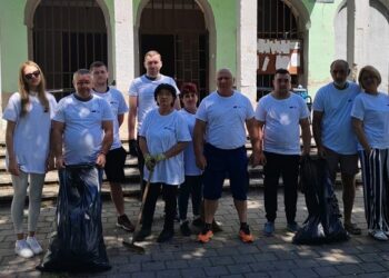 Akcija aktivista SNS u Vračev Gaju: Uređene javne površine u centru